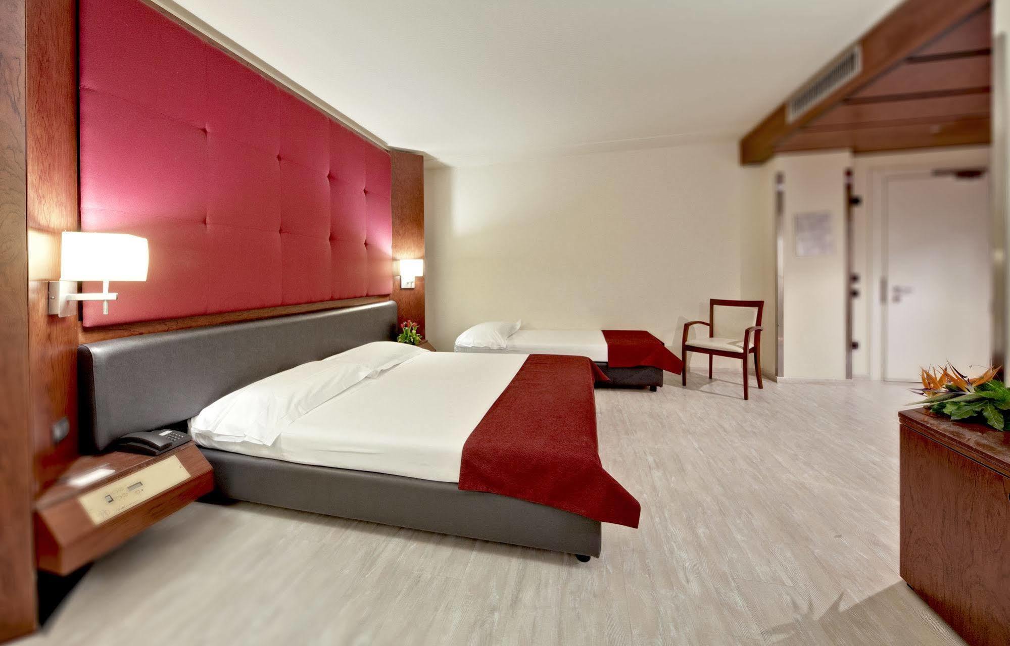 Mediterraneo Palace Hotel Ragusa Zewnętrze zdjęcie
